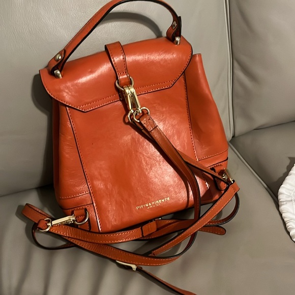 Backpack/purse in a beautiful orange. Made in Italy. - Picture 3 of 7